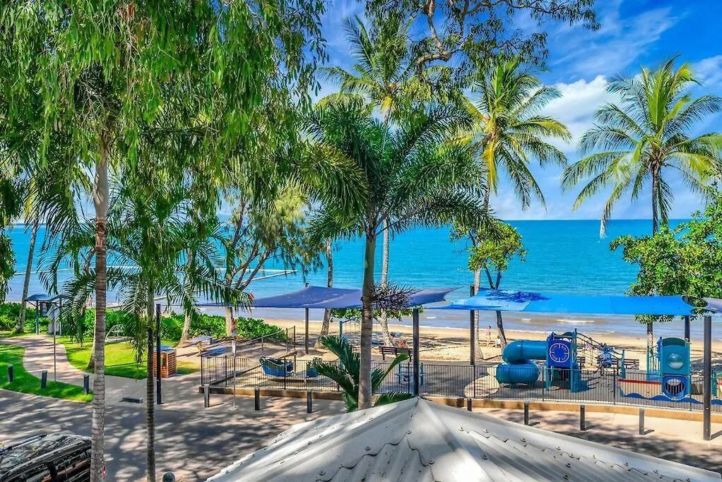 Ocean Outlook - Absolute Beachfront Studio Palm Cove